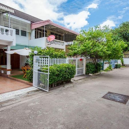 White Beach House Hua Hin 20 Second To The Beach Exterior foto