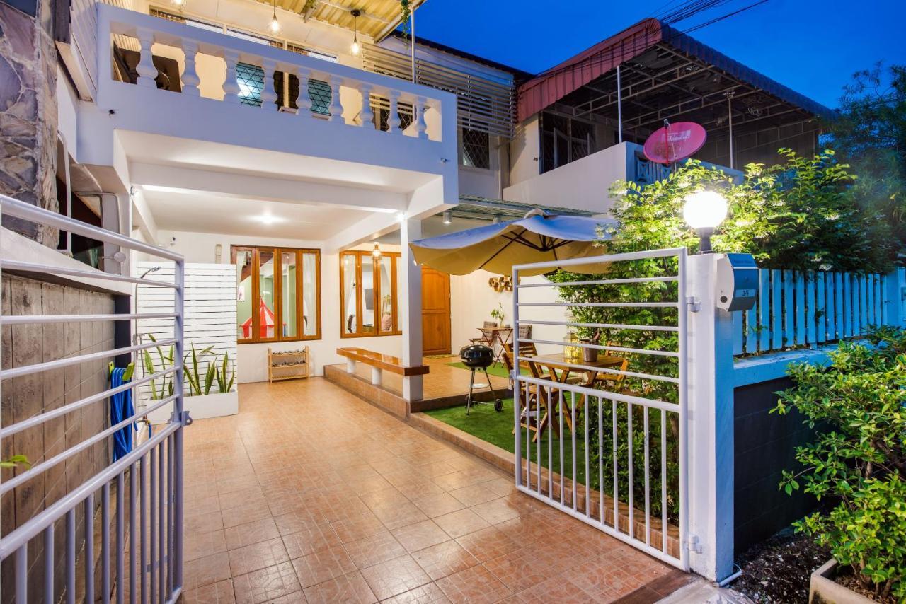 White Beach House Hua Hin 20 Second To The Beach Exterior foto
