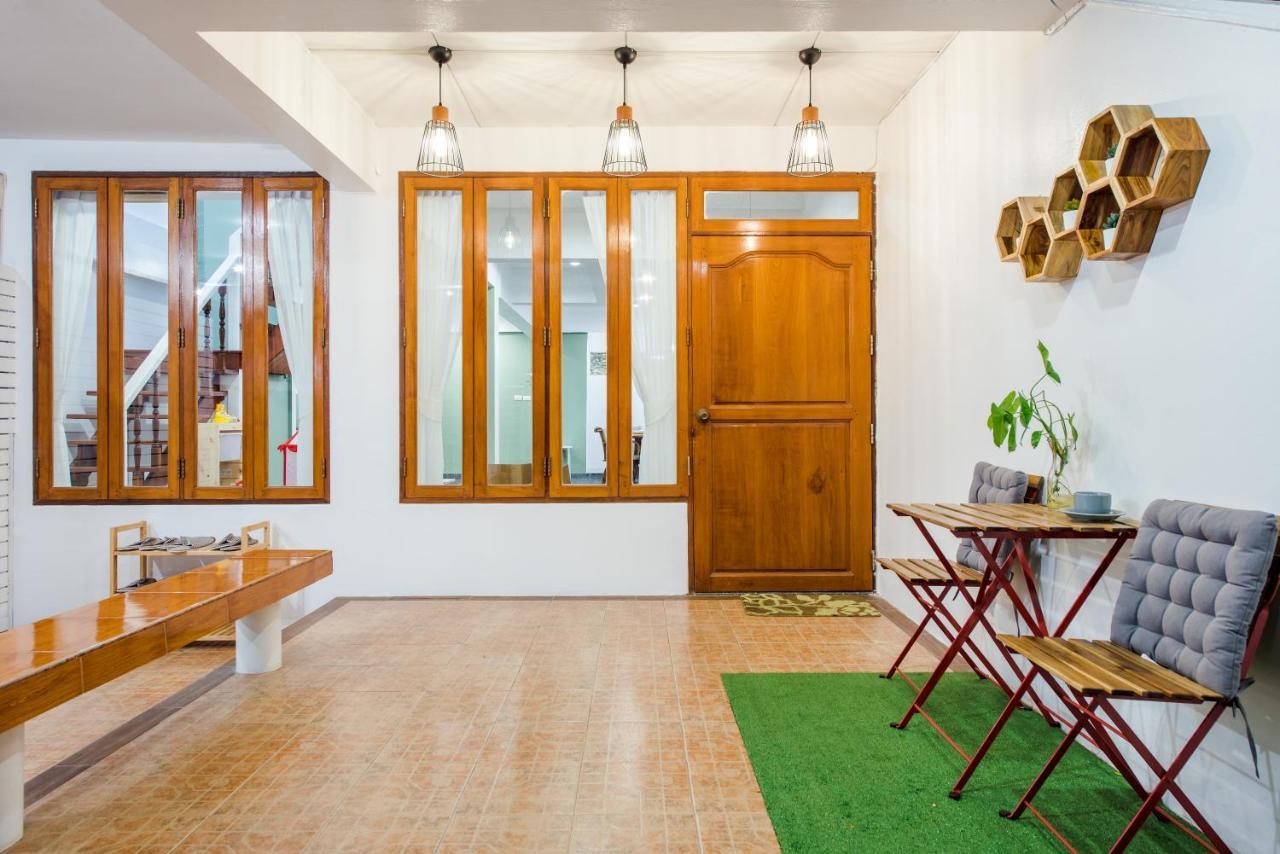 White Beach House Hua Hin 20 Second To The Beach Exterior foto