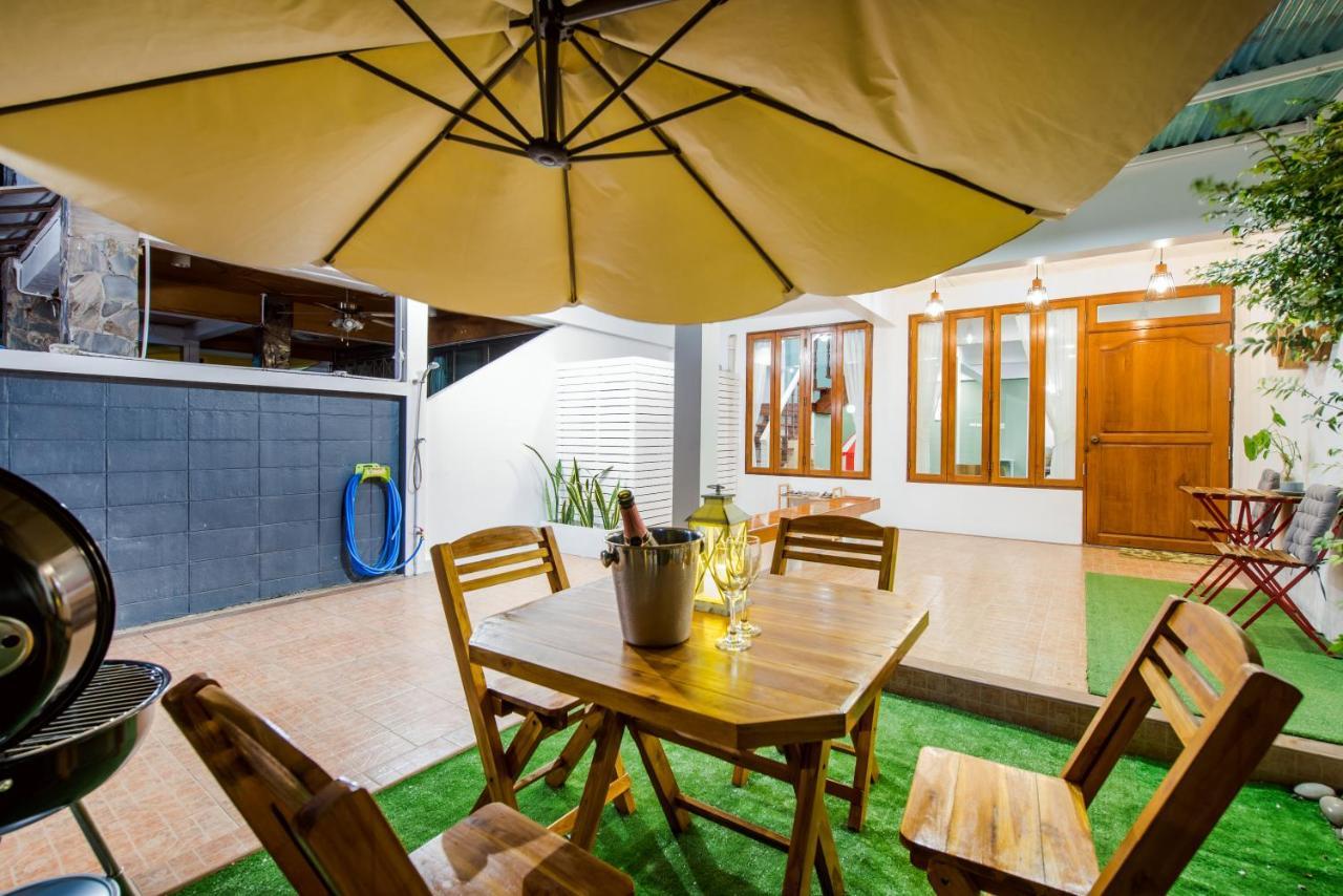 White Beach House Hua Hin 20 Second To The Beach Exterior foto